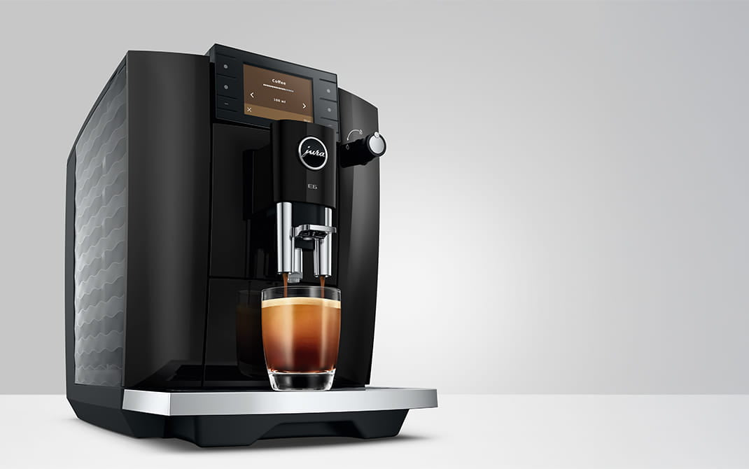 JURA E6 Piano Black espressomachine voor thuis, vooraanzicht, productkenmerk 11