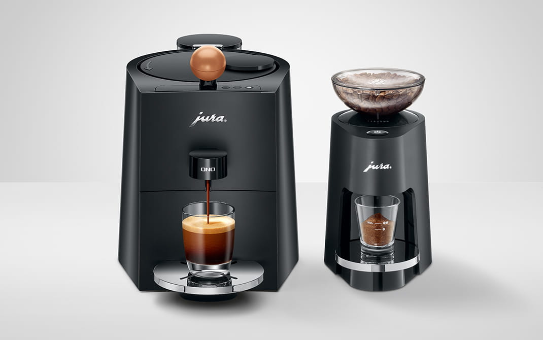 JURA ONO Coffee Black machine voor gemalen koffie, vooraanzicht, fabrikantbeeld 2