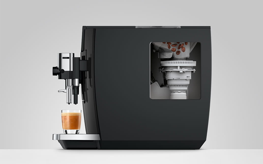 JURA E8 Piano Black volautomaat voor thuis, vooraanzicht met kleurenscherm, productkenmerk 8