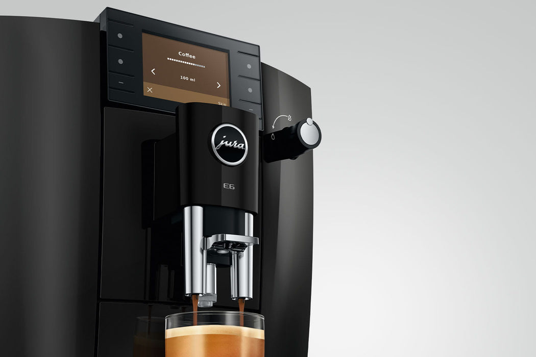 JURA E6 Piano Black espressomachine voor thuis, vooraanzicht — fabrikantbeeld 22