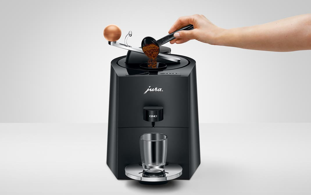 JURA ONO Coffee Black machine voor gemalen koffie, vooraanzicht, productkenmerk 5