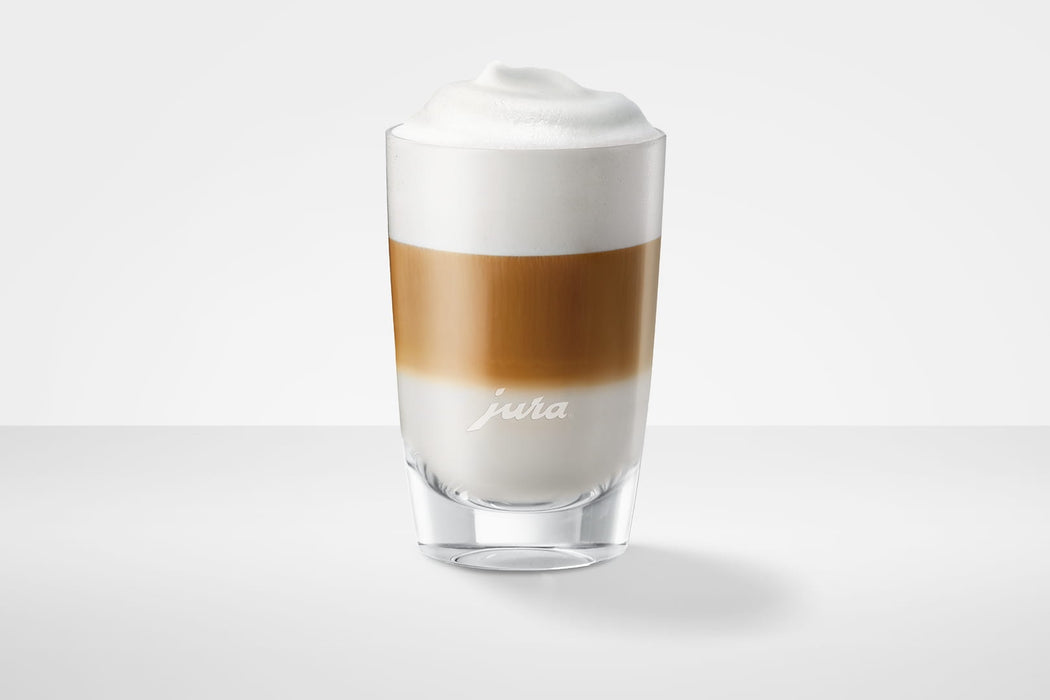 Laag JURA latte macchiato glas met lagen melk en espresso, fabrikantbeeld 2