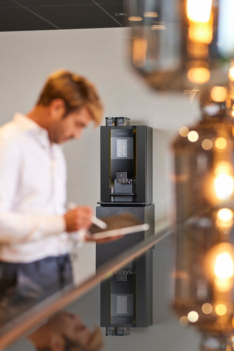 Animo OptiBean X10 zakelijke bonenautomaat met touchscreen, vooraanzicht, fabrikantbeeld 2
