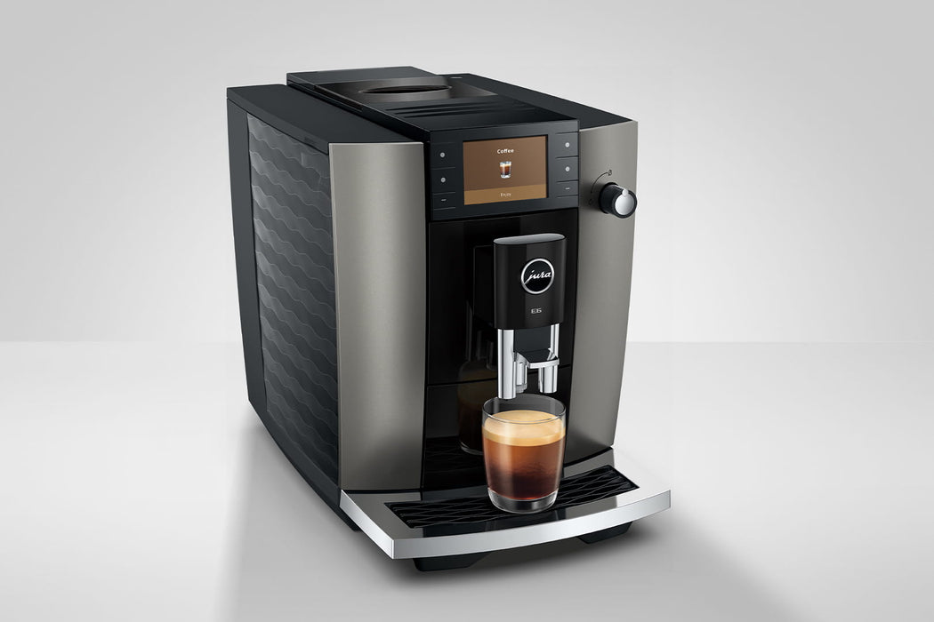 JURA E6 Dark Inox espressomachine voor thuis, vooraanzicht — fabrikantbeeld 23