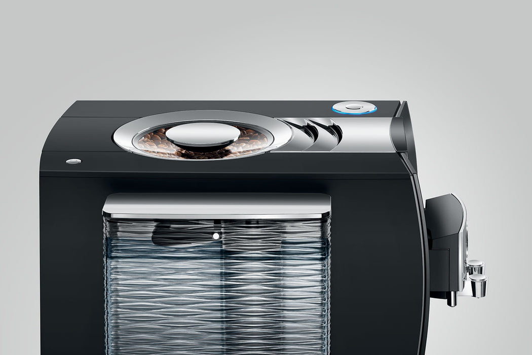 JURA Z10 Diamond Black premium volautomaat, vooraanzicht met touchscreen, fabrikantbeeld 20