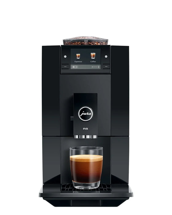 JURA A8 Piano Black, vooraanzicht met espresso