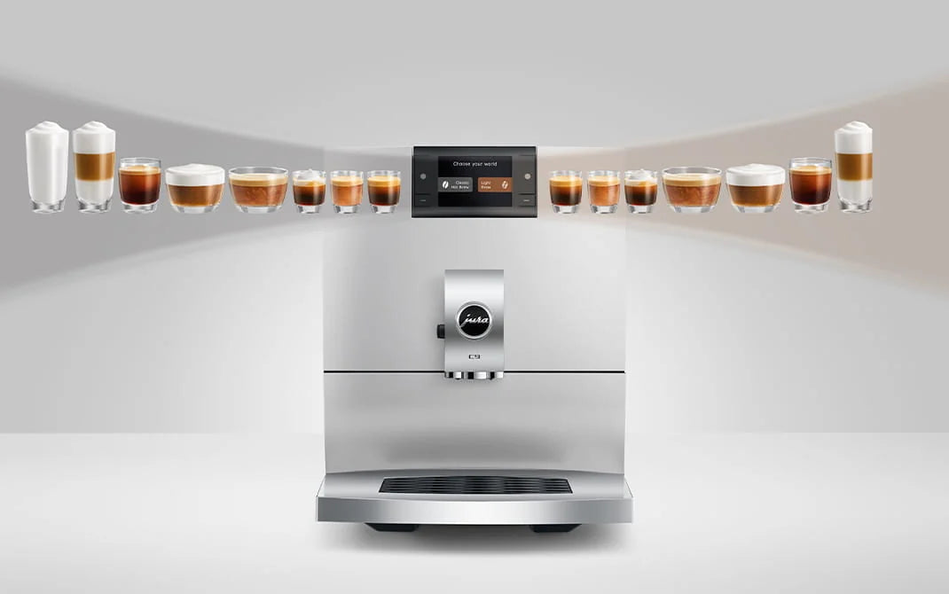 JURA C9 met de 17 koffiespecialiteiten in glazen