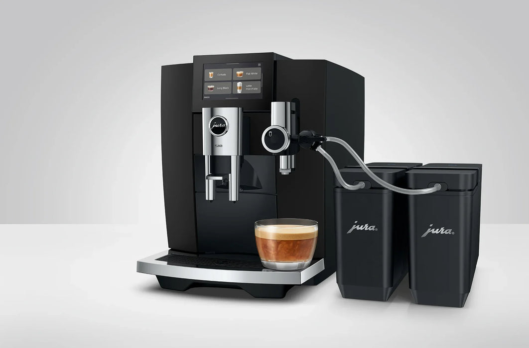 JURA S10 met de Dual Milk Adapter en twee Cool Control Slim melkkoelers
