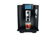 JURA E10 Diamond Black, vooraanzicht met cold brew in een glas