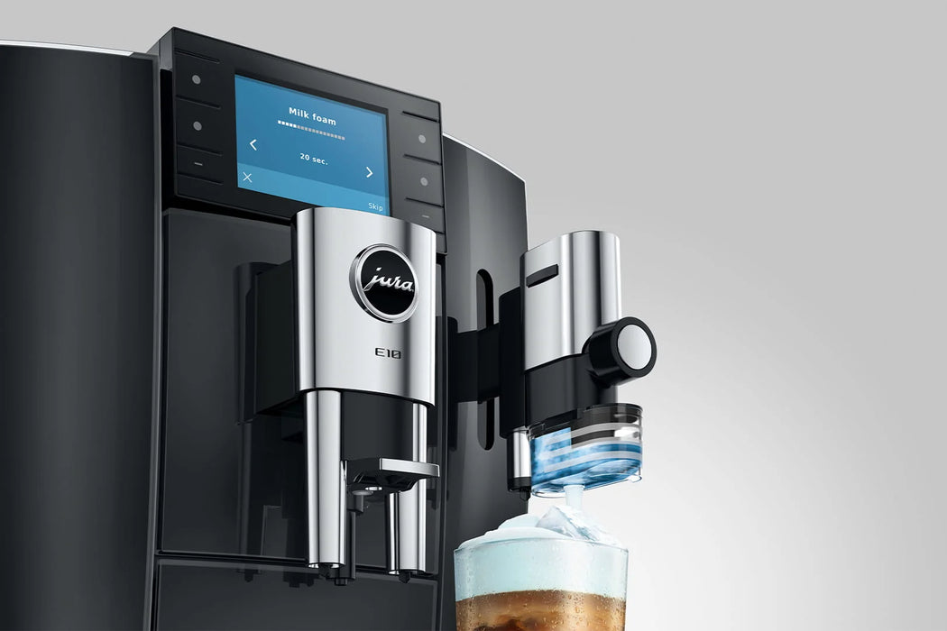 Melkschuimuitloop CX3 en display van de JURA E10 Diamond Black