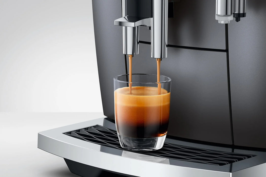 Espresso met crema uit de JURA E10