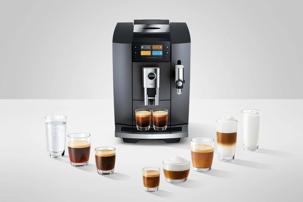 JURA E10 Onyx Grey met een selectie van de 36 koffiespecialiteiten