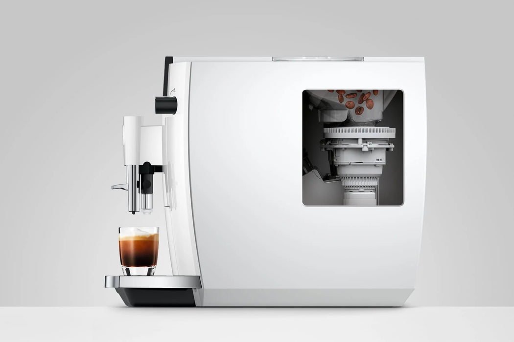 JURA E6 Piano White, zijaanzicht met bonenreservoir en waterreservoir