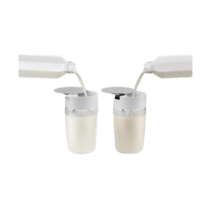 JURA Melkkaraf wit met melk vullen uit fles, texturering zichtbaar, professioneel espresso-accessoire | Arte dell' espressO