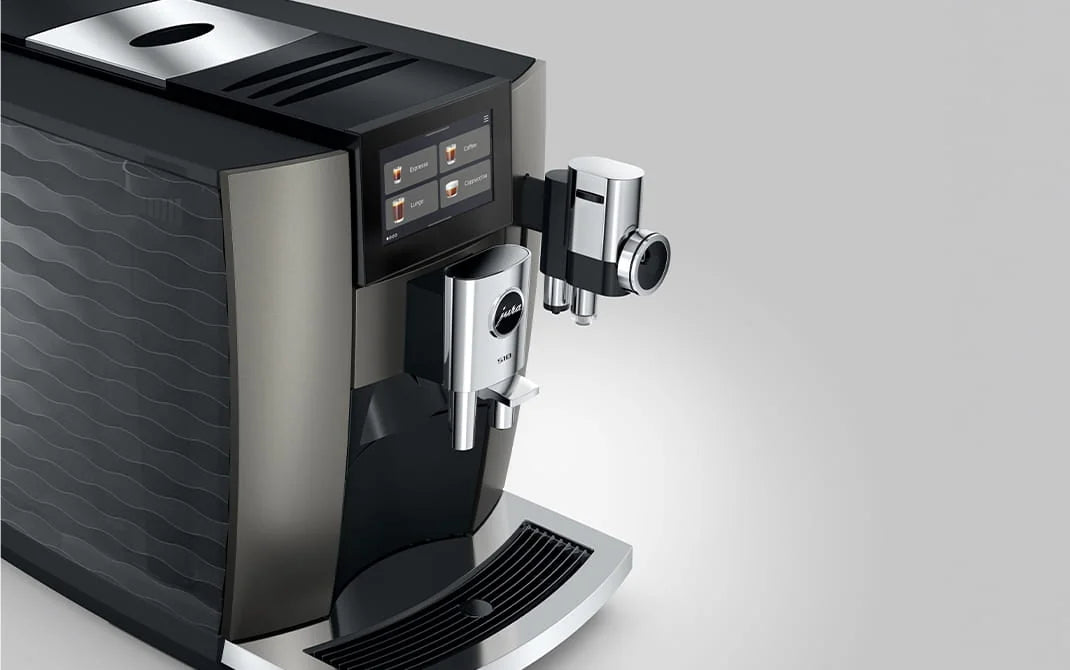 JURA S10 Dark Inox met kopjesverlichting, schuin vooraanzicht