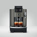 JURA W8 Dark Inox zakelijke koffiemachine met twee glazen espresso op het display en een modern bedieningspaneel