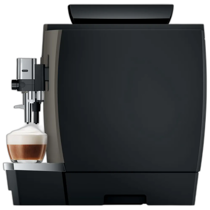 JURA W8 Dark Inox koffiemachine met melkopschuimer en cappuccino in glas