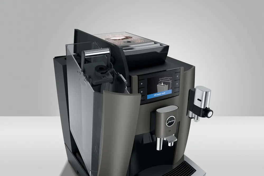 JURA W8 Dark Inox zakelijke koffiemachine met touchscreen en dubbele uitloop in een moderne, donkere afwerking