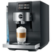 jura z10 aluminium black eb schuin vooraanzicht met latte macchiato op kopjesplateau