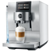 jura z10 aluminium white eb schuin zijaanzicht met latte macchiato op kopjes plateau