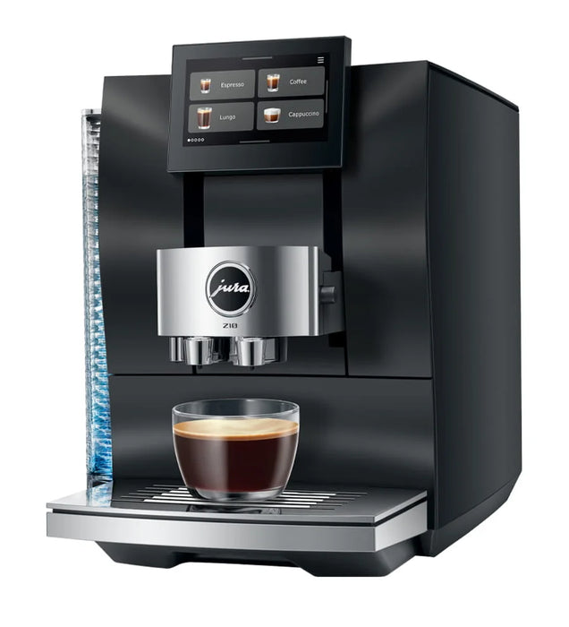 JURA Z10 Obsidian Black (EC) volautomaat, vooraanzicht met 5 inch touchscreen en espresso